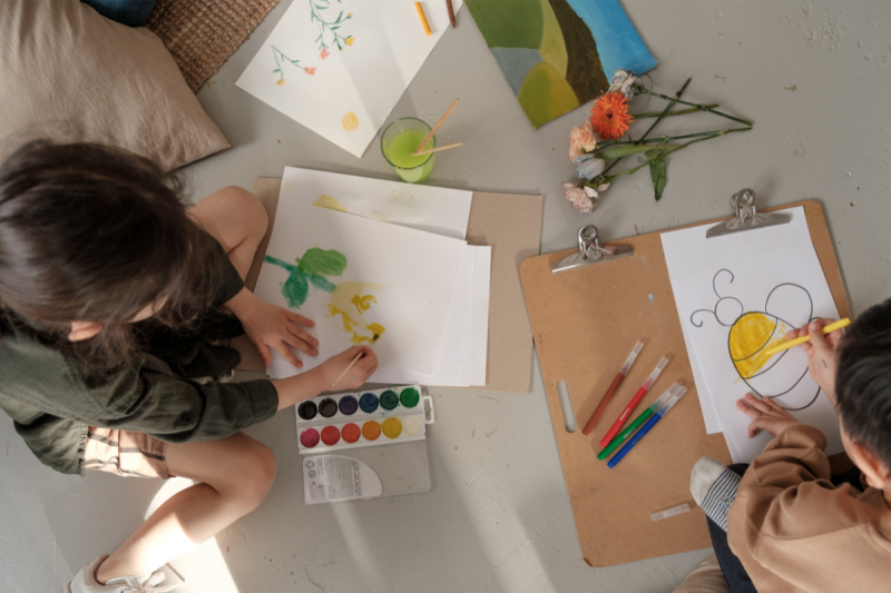 enfants qui dessinent